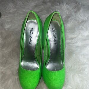 Breckelles Neon Green Heels